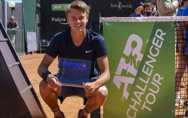 和硬朗的身 和硬朗的身