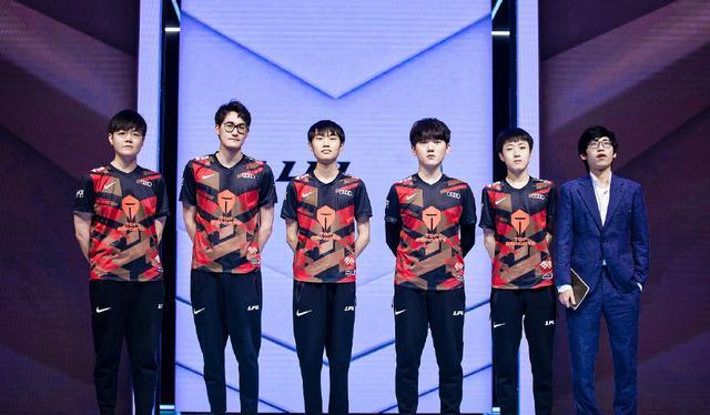 一脚精彩的 一脚精彩的