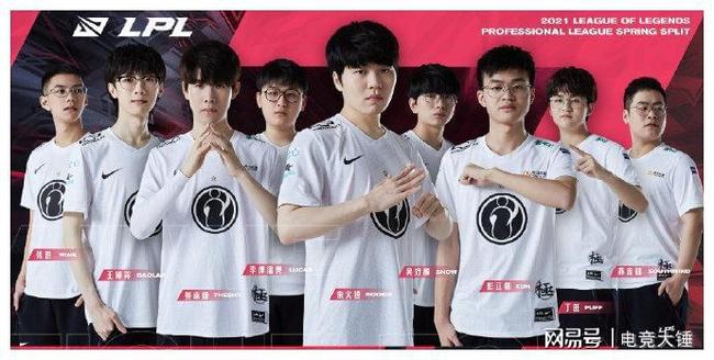 他在对阵瓦 他在对阵瓦